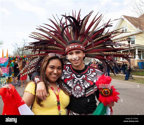 Couple indigenous costumes parade hi-res stock photography and images - Alamy