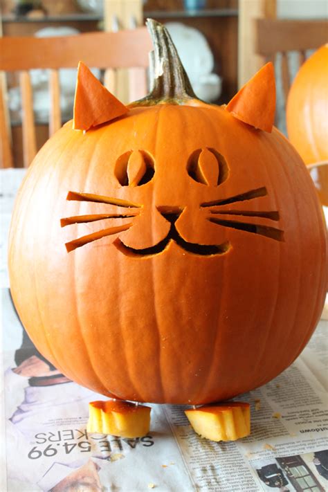 Ladyface Blog: Pumpkin Carving!