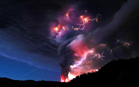 Volcanic Lightning wallpaper | 2560x1600 | #80995