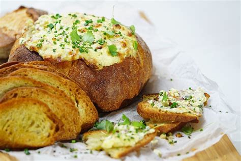 Cheese and bacon cob loaf | Recipe | Cob loaf, Recipes, Cob loaf dip