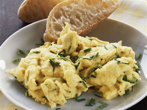 Scrambled Eggs with Chives recipe | Eat Smarter USA