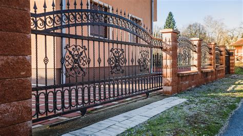 5 Benefits of Adding Wrought Iron Fencing Around Your Home