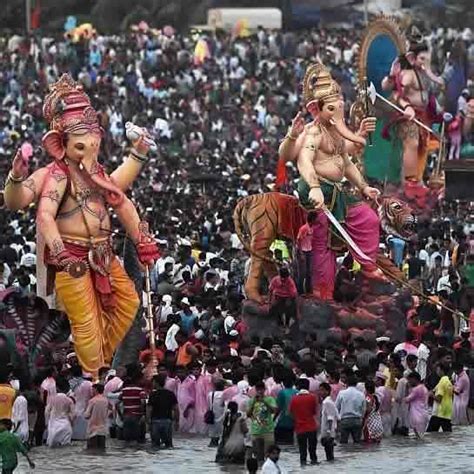 Visarjan Pictures of Mumbai's Best and Biggest Ganesh - Wonderful Mumbai