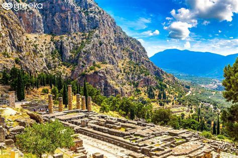 Apollo Temple in Delphi, Greece | Greeka