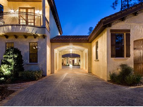 11 Different Driveway Lighting Ideas for Your Home