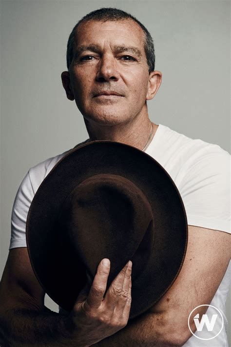 How Antonio Banderas Overcame His Fear of Playing Hometown Legend Pablo ...