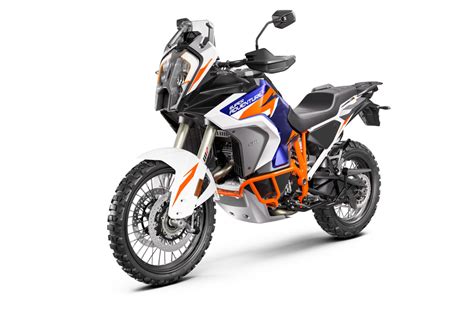 2022 KTM 1290 Super Adventure R | First Look Review | Rider Magazine