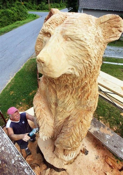 Wooden bear head | Chainsaw wood carving, Bear carving, Chainsaw carving