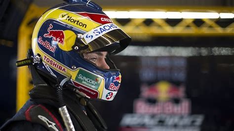 Craig Lowndes claims 2015 Bathurst 1000 Victory for Team Red Bull ...