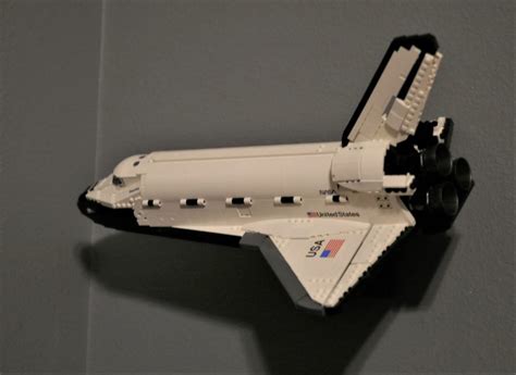 Ultimate Display Solutions wall mount display for Lego NASA Space Shuttle Discovery 10283 ...