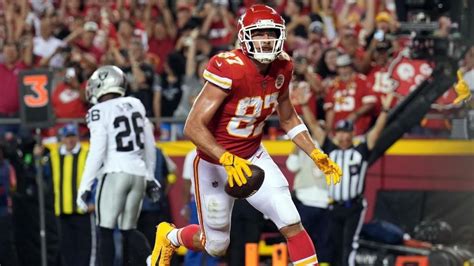 Chiefs vs. Raiders score, takeaways: Travis Kelce explodes as Kansas City edges Vegas in prime ...