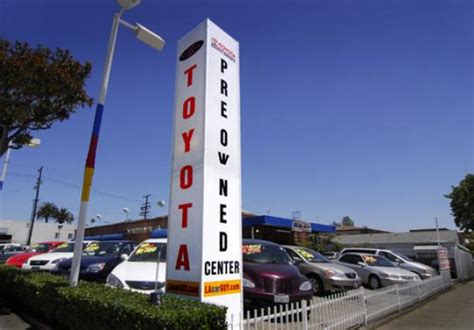 Toyota Santa Monica car dealership in Santa Monica, CA 90401-2702 | Kelley Blue Book