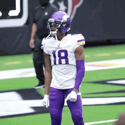 Justin Jefferson Vikings Funny Dance GIF | GIFDB.com