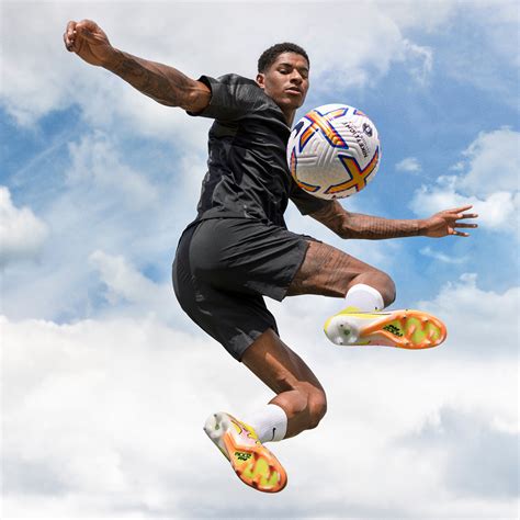 SKYLER: Man Utd star Marcus Rashford teams up with Nike to launches ...