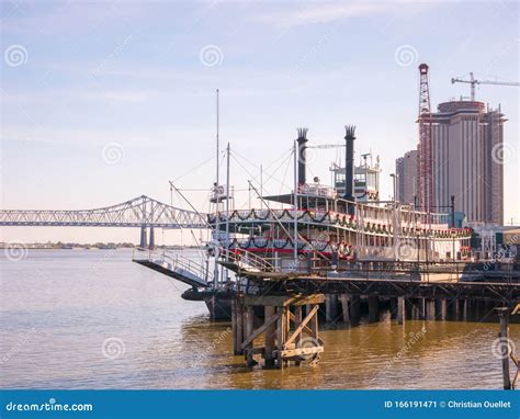 New Orleans Paddle Steamer in Mississippi River in New Orleans, Lousiana Editorial Photo - Image ...