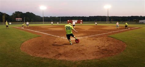 Adult Kickball League: Players not so serious about kid's game | Lifestyle | djournal.com