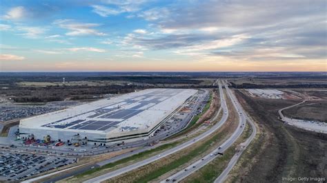 Tesla gigafactory has swollen to size no one expected - Austin Business ...