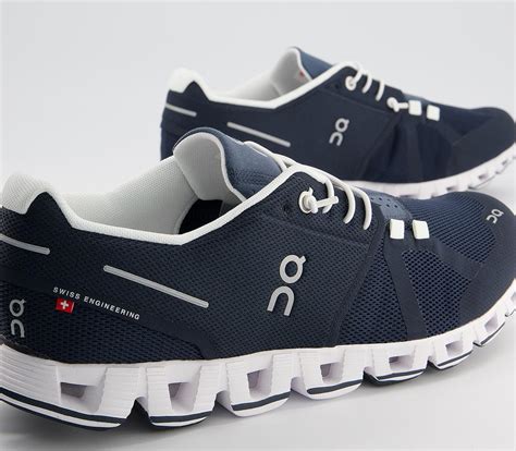 On Running Cloud Trainers Navy White - His trainers