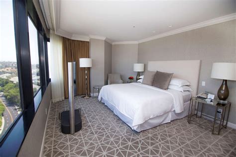 Hilton Los Angeles Universal City Hotel (Pet-friendly) in Los Angeles (CA) - Room Deals, Photos ...