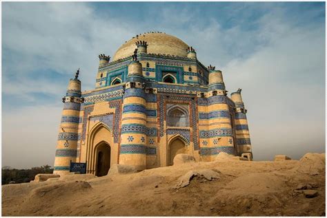 Top Monuments of Pakistan - XciteFun.net