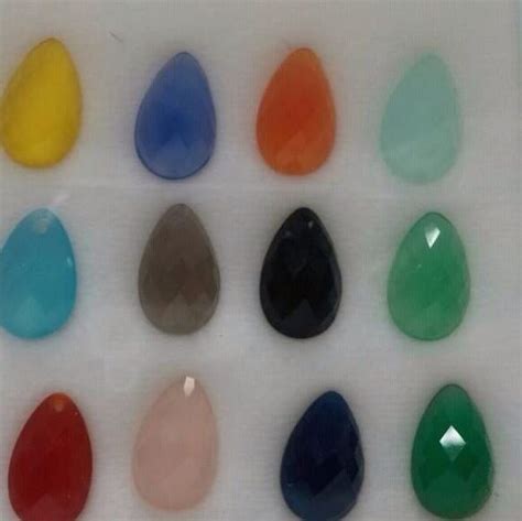 Famous types of chalcedony used in jewelry