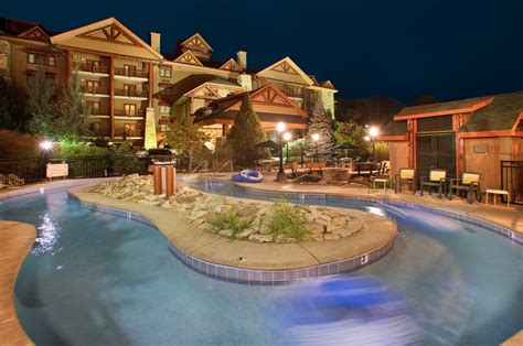 Smoky Mountains Lodging Guide: RELAX IN STYLE AT THE BEARSKIN LODGE IN DOWNTOWN GATLINBURG!