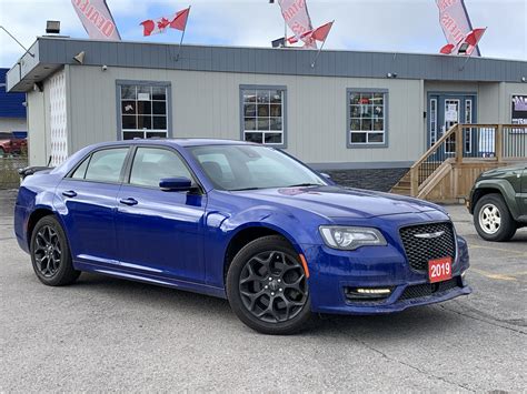 2019 Chrysler 300 in London, Ontario | 5 Star Dealers Inc. - 2C3CCAGG6KH592844