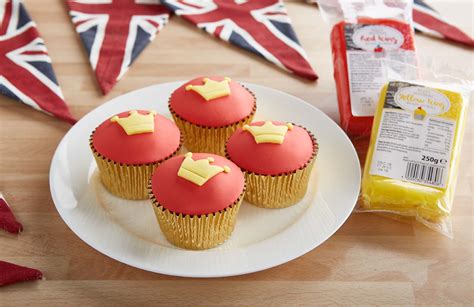 How-to Make Royal Wedding Cupcakes