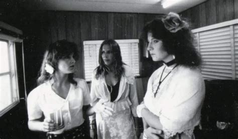 Honkettes: Leslie Hawkins, Cassie Gaines and JoJo Billingsley | Ronnie van zant, Lynyrd skynyrd ...