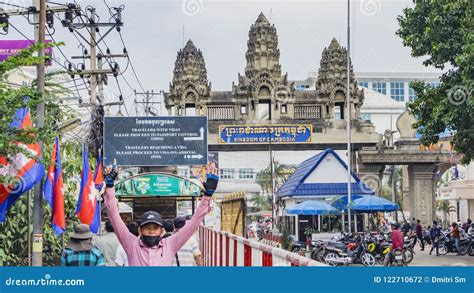 Border Crossing between Thailand and Cambodia Editorial Photography ...