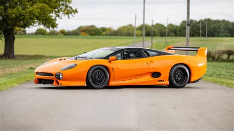 1993 Jaguar XJ220S Is a $1 Million Dream Car That Can Take You Up to ...