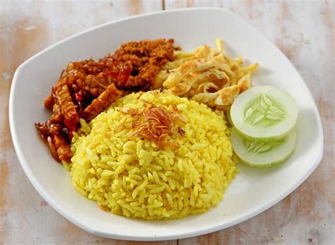 Kumpulan 5 Resep Nasi Kuning Lezat yang Layak Disajikan Untuk Tumpeng 17an Nanti - Semua Halaman ...