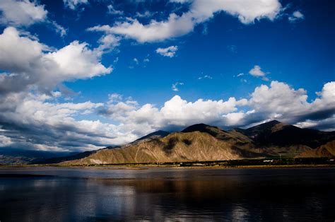 Yalung Tsangpo River | Yarlung River is a watercourse that o… | Flickr