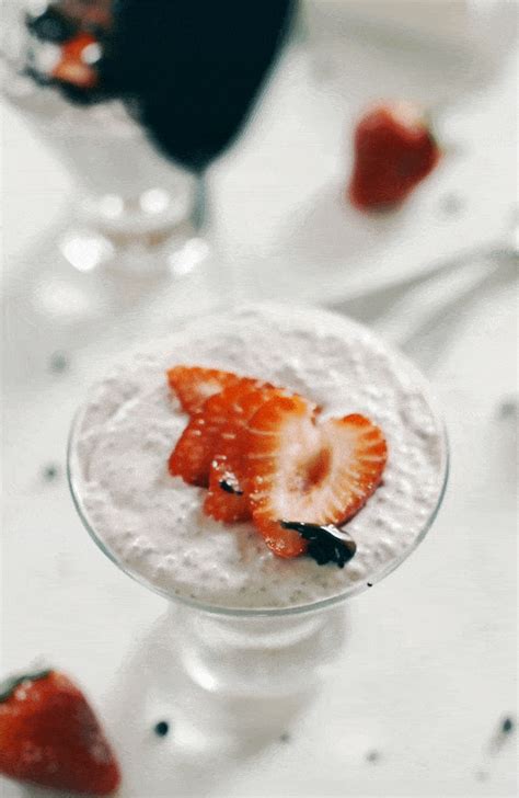 Chocolate Covered Strawberry Chia Pudding