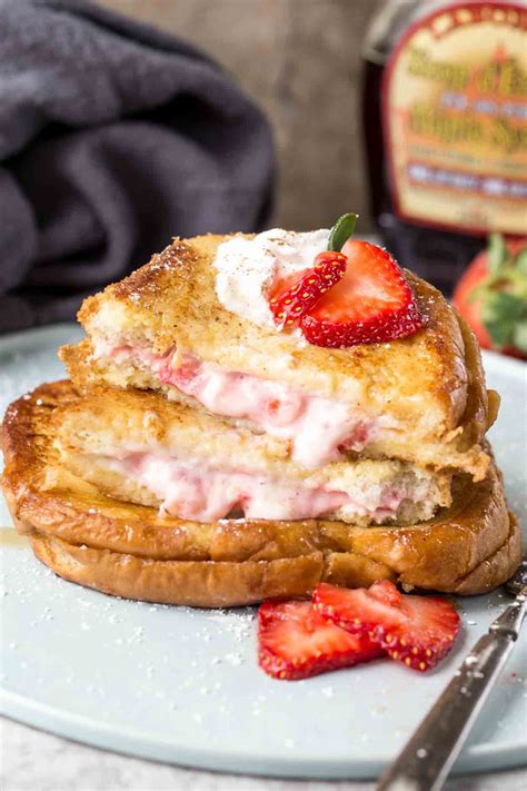 🏅 Receta de tostadas francesas rellenas de tarta de queso con fresas