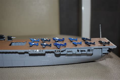 USS Essex -- Plastic Model Aircraft Carrier Kit -- 1/700 Scale ...