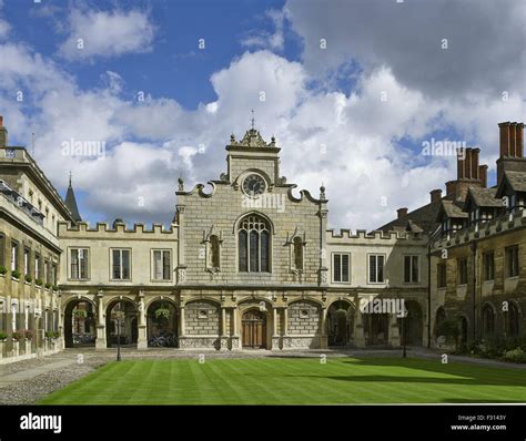 Peterhouse college chapel cambridge hi-res stock photography and images - Alamy