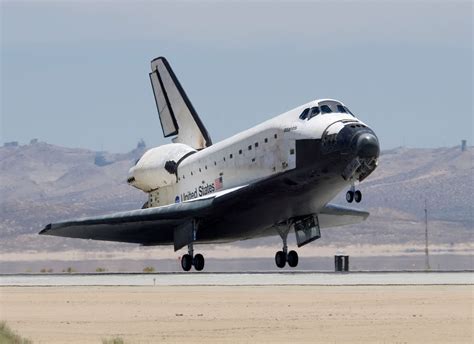 Space Shuttle Atlantis On Landing Phase Aircraft Wallpaper 3859 ...