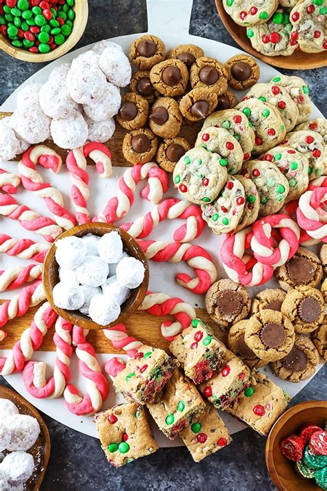 Best Christmas Cookie Recipes - These recipes are my most popular Christmas cookies and perf ...