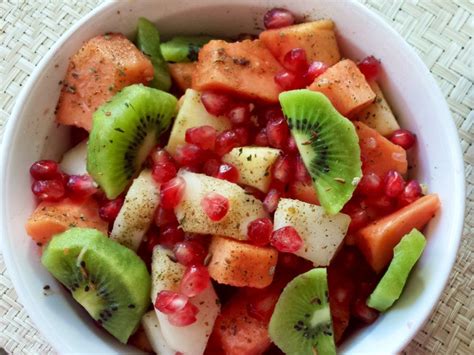 fruit chaat Gf Recipes, Indian Food Recipes, Snack Recipes, Fruit Chaat Recipe, Indian Cookbook ...