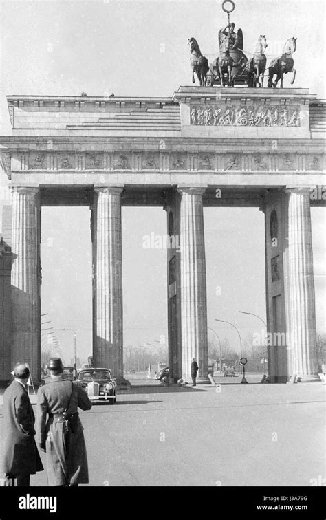 The Brandenburg Gate, 1959 Stock Photo - Alamy