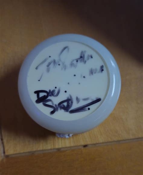 TOM SMOTHERS YO YO MAN AUTOGRAPH, Dick Smothers signed it too. : r/Throwers