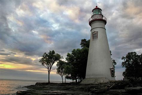 Lighthouse at Lake Erie Photograph by Angela Murdock - Fine Art America