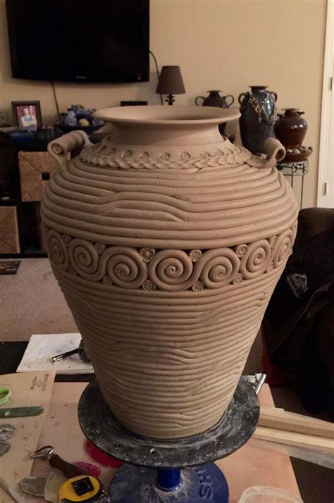 Large coil pot #coilbuilding | Coil pottery, Coil pots, Pottery sculpture