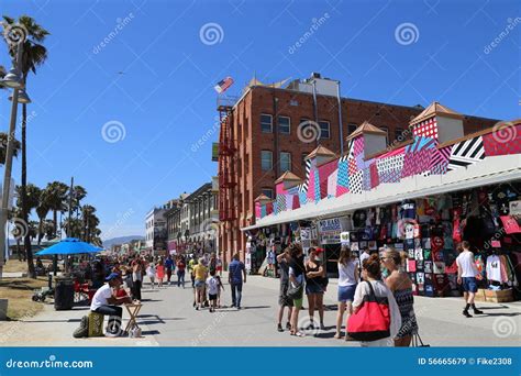 Venice Beach Boardwalk editorial stock image. Image of plaza - 56665679