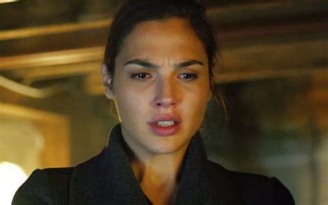 Gal Gadot's Husband Threw Away Her Finger After She Accidentally ...