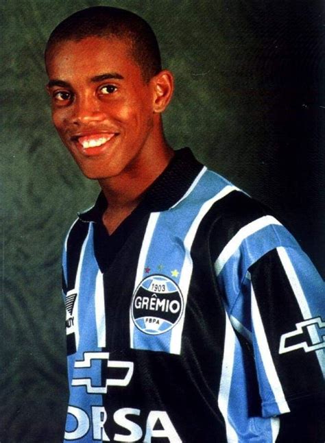 Ronaldinho gremio de Brasil | Leyendas de futbol, Futbol, Jugadores de ...