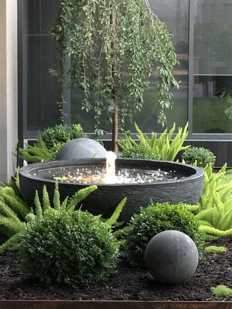 Gartenbrunnen - Wasserschalen-Sprudler mit 30cm Steinkugel | Patio garten, Springbrunnen garten ...