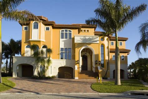 Mansion in Florida stock photo. Image of entrance, porch - 2099688