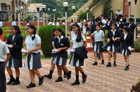 File:High School Students - Science City - Kolkata 2012-07-31 0705.JPG - Wikimedia Commons